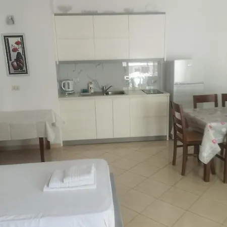 Ksamil Holiday Apartament *