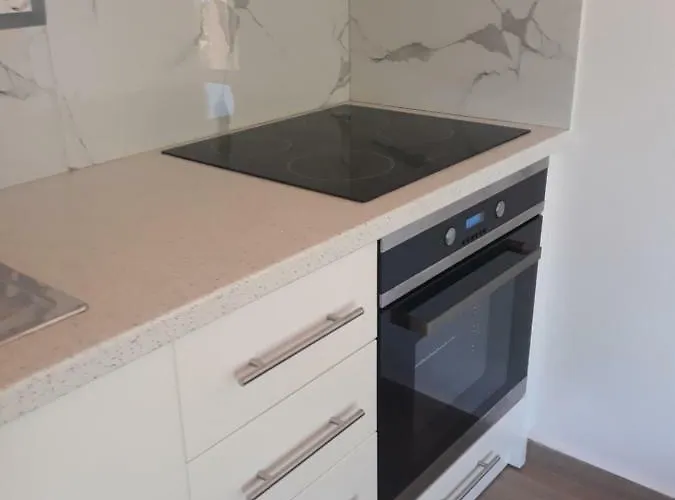 Ksamil Holiday 公寓 *